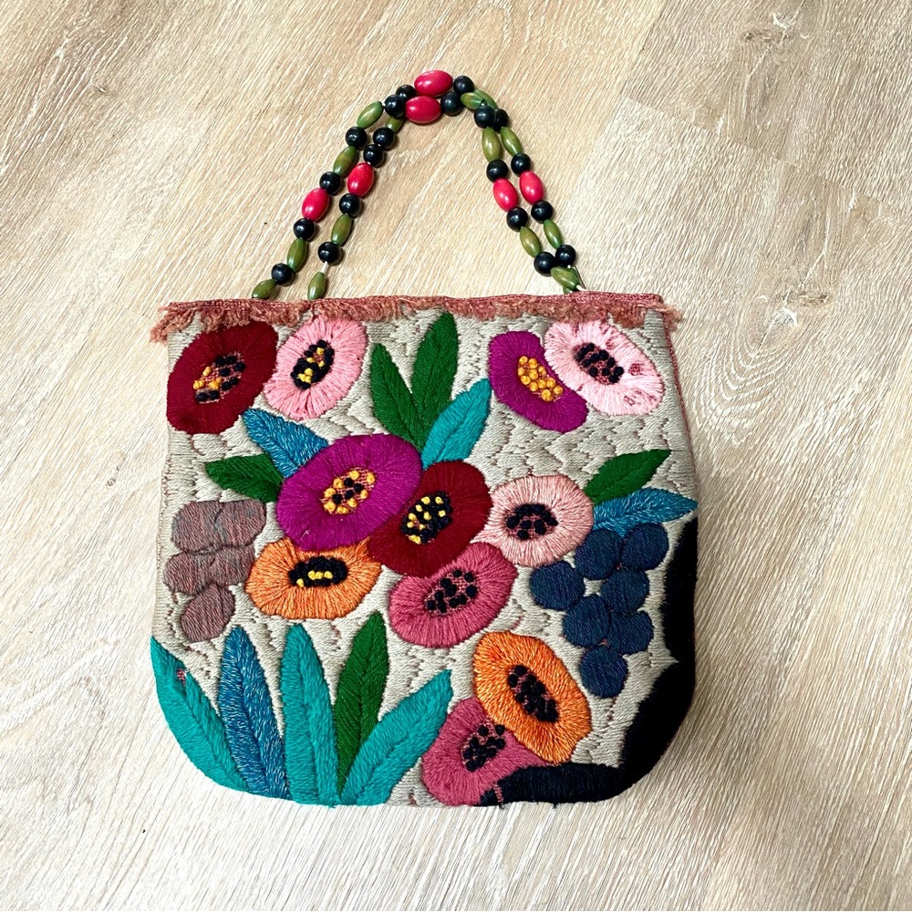 Vintage floral embroidered beaded handle bag purse